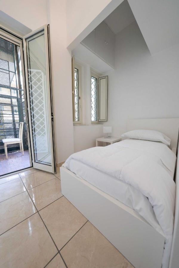 Chiaia Apartment San Pasquale By Dimorra Neapel Exterior foto